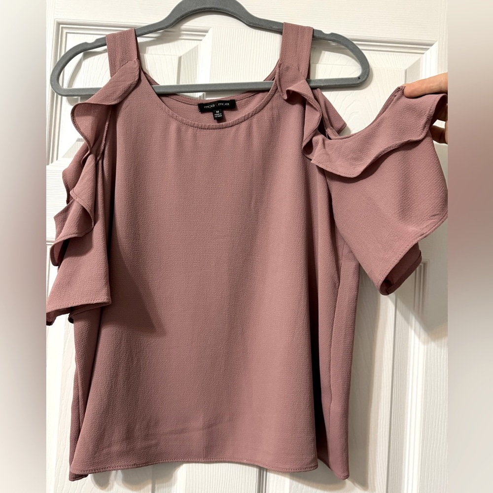 Mauve/Lavender off the shoulder + flounce half sleeve. Womens medium